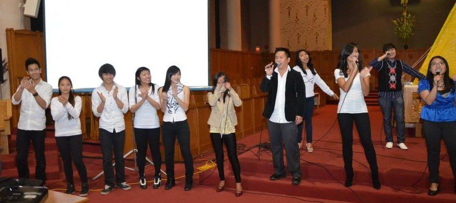 Jhune Leonardo, Mic Lomocso, Ann Hipolito, Berniece & Marc Reyes and other Ottawa youth performers' touching rendition of "Heal the World"